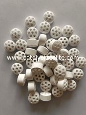 Cấu trúc lỗ đồng nhất 7 lỗ Alumina chất xúc tác Trình mang hóa học Inertness