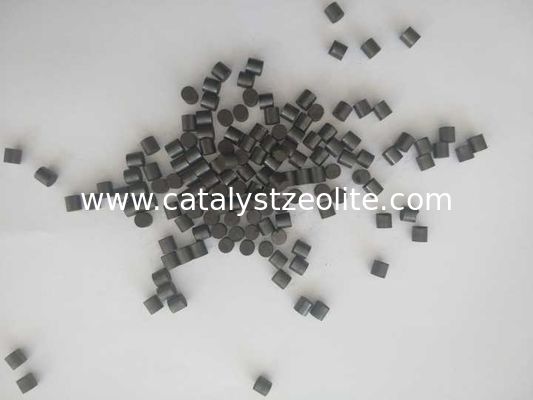 Máy xúc tác tổng hợp methanol xi lanh màu đen với mật độ khối 1.1-1.4
